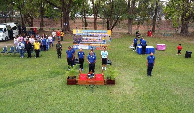 ม.นครพนม ลงพื้นที่บริการวิชาการฝึกทักษะกีฬาฟุตบอลแก่เด็กและเยาวชน ณ สนามกองบัญชาการ หน่วยเรือรักษาความสงบเรียบร้อยตามลำแม่น้ำโขง