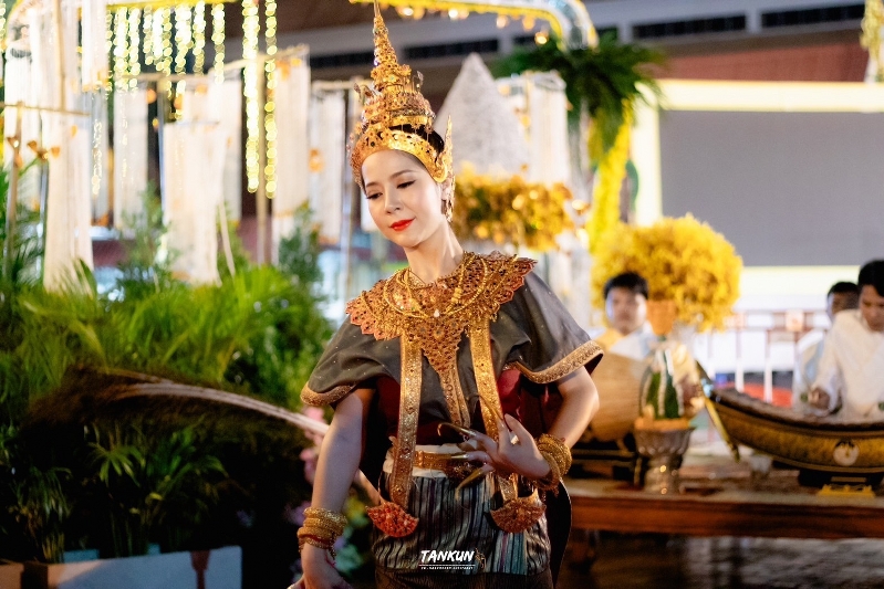 สาขาวิชาดนตรีศึกษา คณะครุศาสตร์ ร่วมกับ ชมรมศิลปวัฒนธรรมอุบลราชธานีวงโปงลางสังข์เงิน รังสรรค์ชุดการแสดงถวายส่งเสด็จพระบรมสารีริกธาตุ ณ จังหวัดอุบลราชธานี