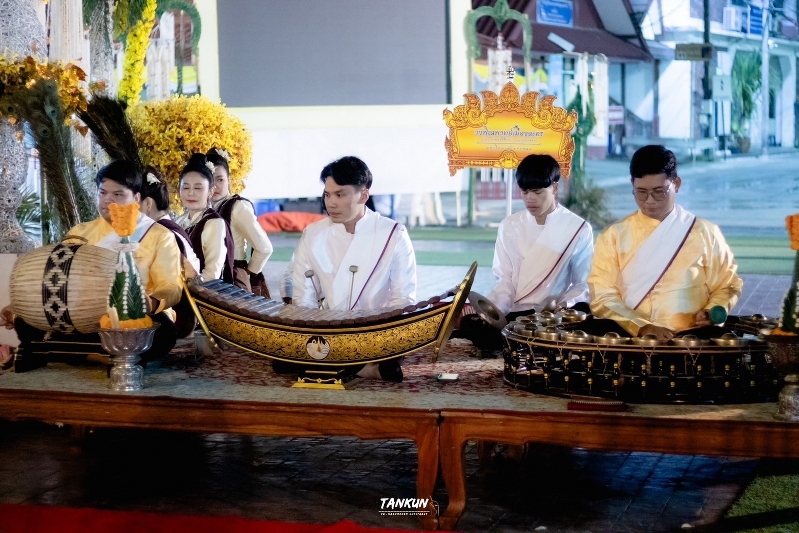 สาขาวิชาดนตรีศึกษา คณะครุศาสตร์ ร่วมกับ ชมรมศิลปวัฒนธรรมอุบลราชธานีวงโปงลางสังข์เงิน รังสรรค์ชุดการแสดงถวายส่งเสด็จพระบรมสารีริกธาตุ ณ จังหวัดอุบลราชธานี