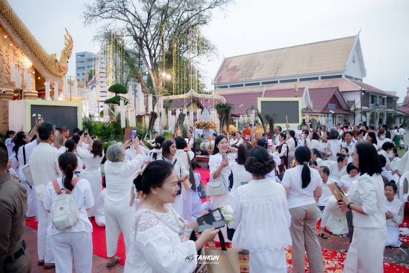 สาขาวิชาดนตรีศึกษา คณะครุศาสตร์ ร่วมกับ ชมรมศิลปวัฒนธรรมอุบลราชธานีวงโปงลางสังข์เงิน รังสรรค์ชุดการแสดงถวายส่งเสด็จพระบรมสารีริกธาตุ ณ จังหวัดอุบลราชธานี