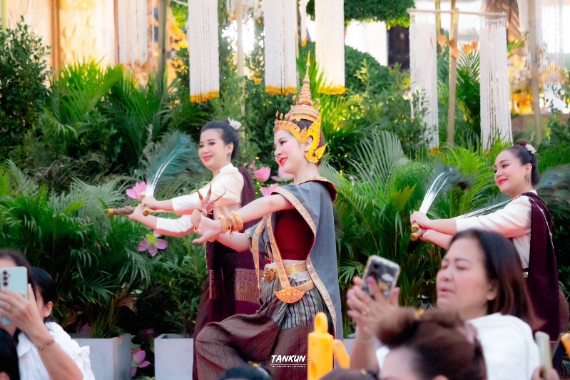 สาขาวิชาดนตรีศึกษา คณะครุศาสตร์ ร่วมกับ ชมรมศิลปวัฒนธรรมอุบลราชธานีวงโปงลางสังข์เงิน รังสรรค์ชุดการแสดงถวายส่งเสด็จพระบรมสารีริกธาตุ ณ จังหวัดอุบลราชธานี