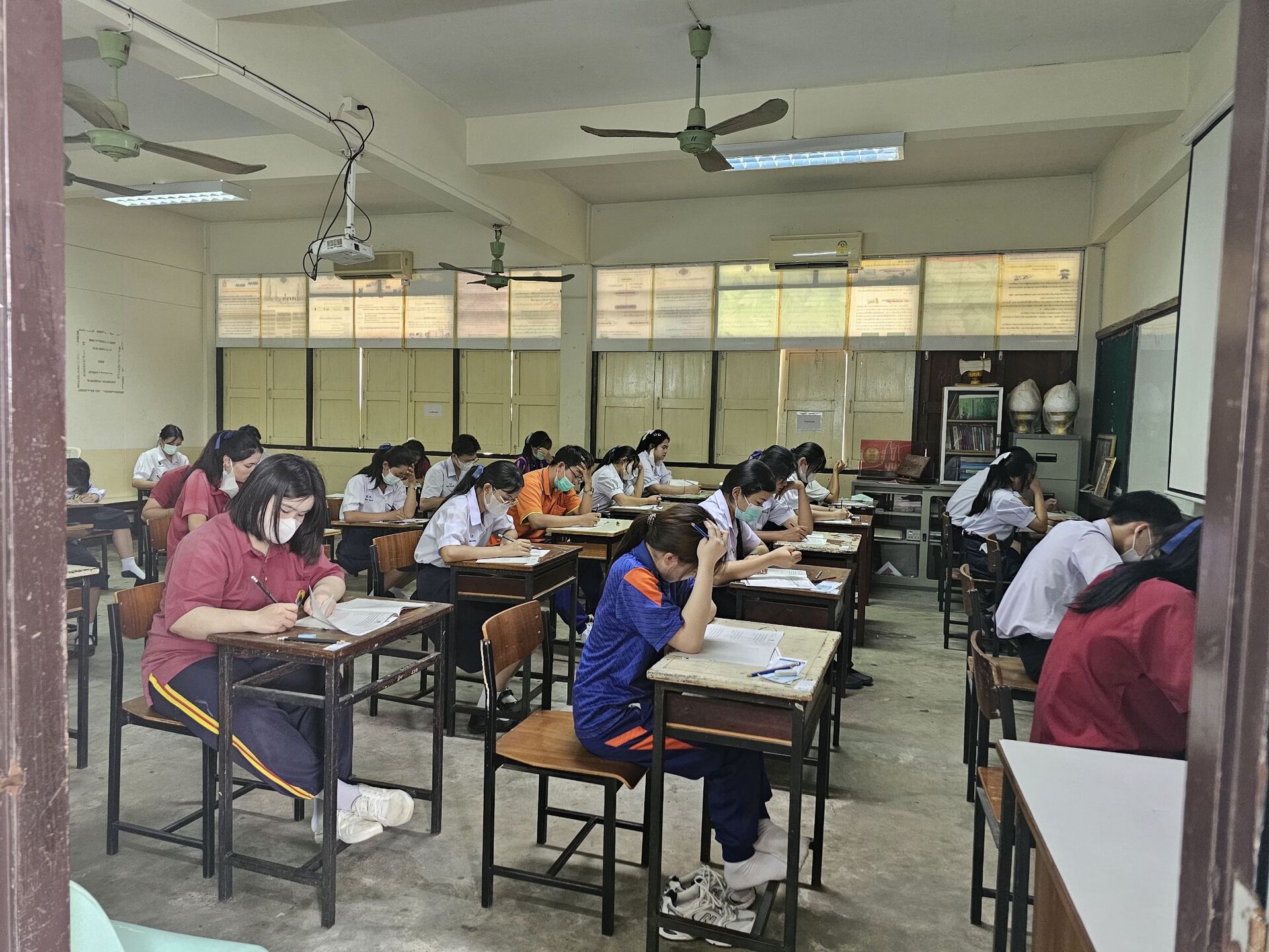 ม.นครพนม ลงพื้นที่ตรวจเยี่ยมศูนย์สอบ A-Level สนามสอบมหาวิทยาลัยนครพนม