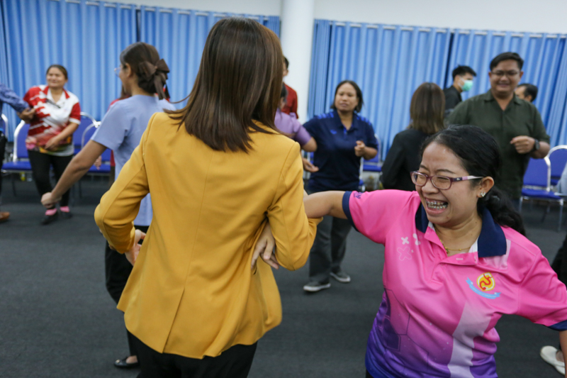 ม.นครพนม เปิดเวทีอธิการบดีพบผู้ปฏิบัติงานใหม่ เติมพลังบวก ปรับแนวคิดให้ทำงานอย่างมีความสุข