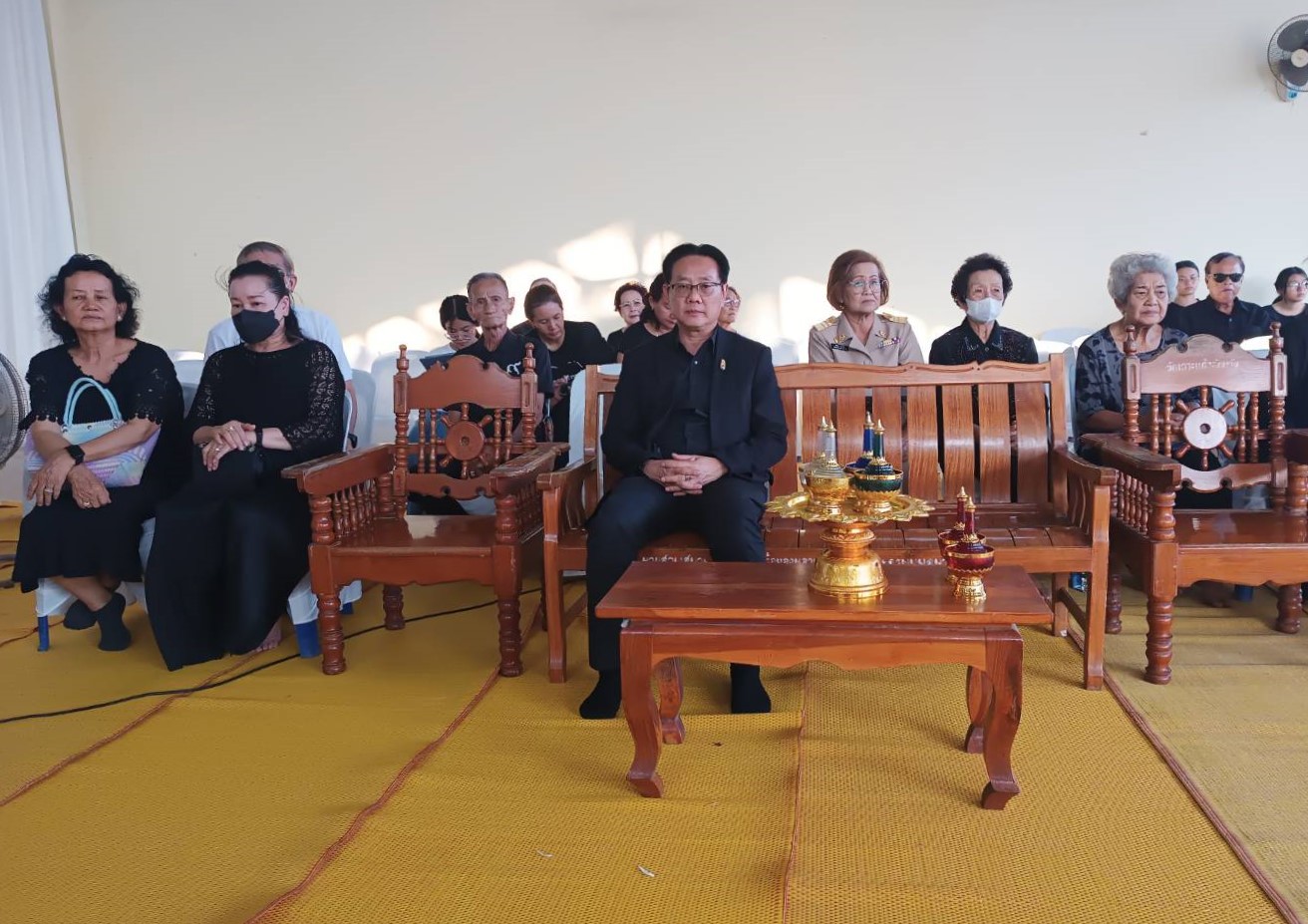 ม.นครพนม เป็นเจ้าภาพสวดพระอภิธรรม ดาบตำรวจดำรงค์ ภู่ระหงษ์