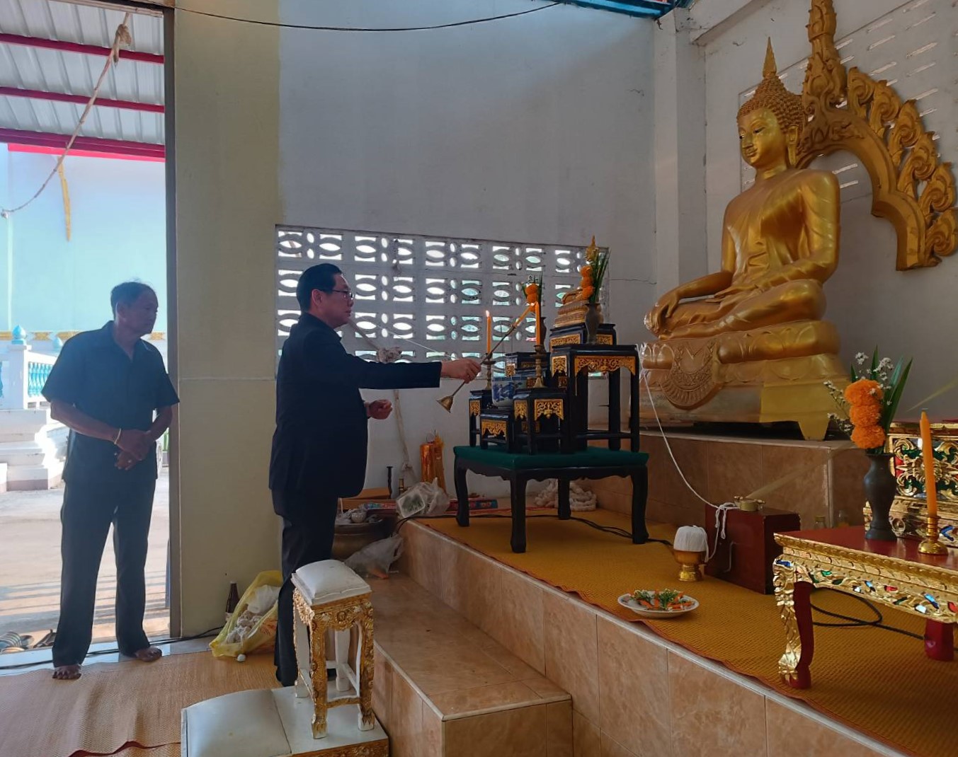 ม.นครพนม เป็นเจ้าภาพสวดพระอภิธรรม ดาบตำรวจดำรงค์ ภู่ระหงษ์