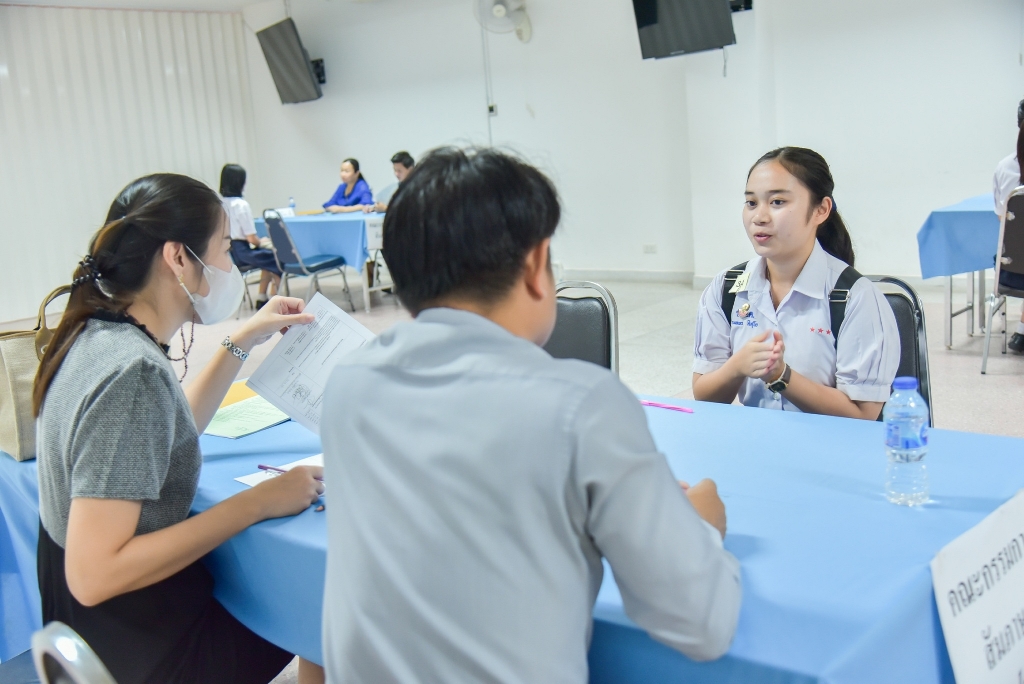 วพบ.นครพนม สอบสัมภาษณ์นักศึกษาระดับปริญญาตรี หลักสูตรพยาบาลศาสตรบัณฑิต ประเภทโควตา Quota (TCAS รอบที่ 2) ประจำปีการศึกษา 2567