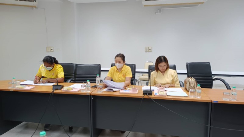 ม.นครพนม ประชุมการปรับปรุงระเบียบว่าด้วยการแต่งชุดครุย ระดับประกาศนียบัตรวิชาชีพ และประกาศนียบัตรวิชาชีพชั้นสูง