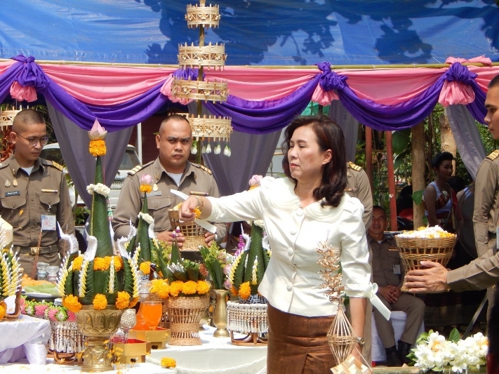 ม.นครพนม ร่วมพิธีสักการะสิ่งศักดิ์สิทธิ์ในภารกิจพิธีการศพที่ได้รับพระราชทาน