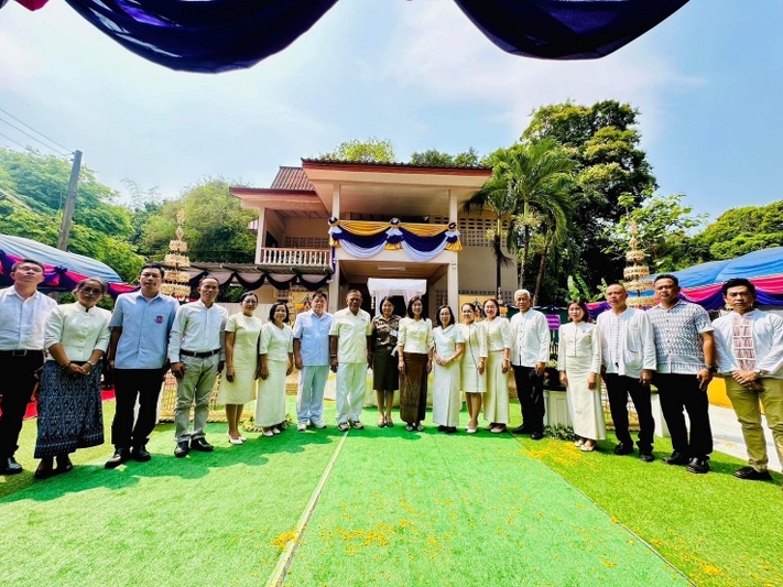 ม.นครพนม ร่วมพิธีสักการะสิ่งศักดิ์สิทธิ์ในภารกิจพิธีการศพที่ได้รับพระราชทาน