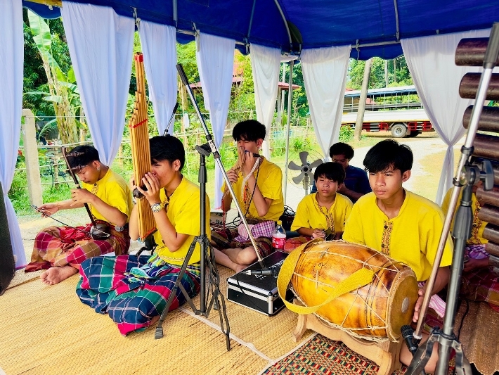 ม.นครพนม ร่วมพิธีสักการะสิ่งศักดิ์สิทธิ์ในภารกิจพิธีการศพที่ได้รับพระราชทาน