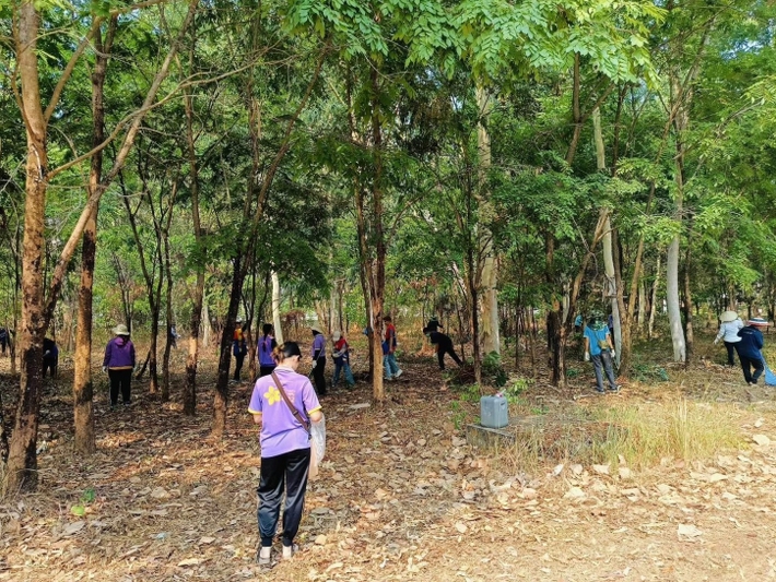 ม.นครพนม จัดกิจกรรมปรับภูมิทัศน์พัฒนามหาวิทยาลัย เฉลิมพระเกียรติพระบาทสมเด็จพระเจ้าอยู่หัว เนื่องในโอกาสพระราชพิธีมหามงคลเฉลิมพระชนมพรรษา 6 รอบ