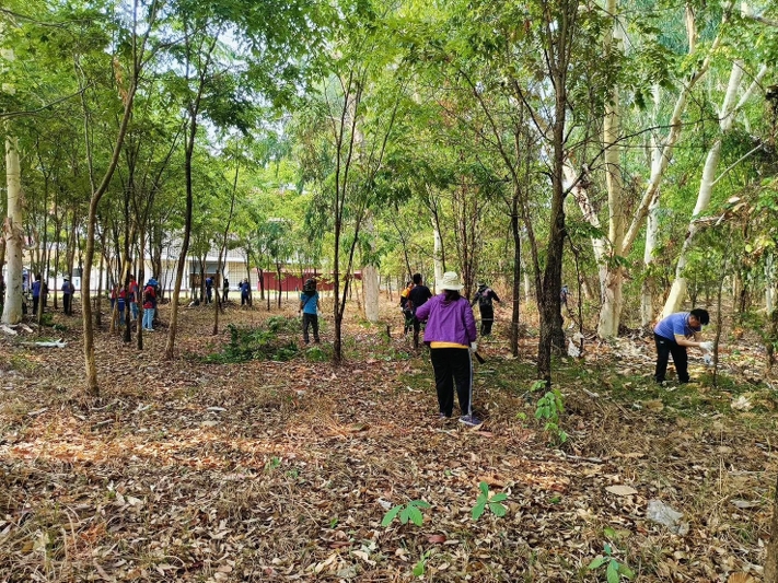 ม.นครพนม จัดกิจกรรมปรับภูมิทัศน์พัฒนามหาวิทยาลัย เฉลิมพระเกียรติพระบาทสมเด็จพระเจ้าอยู่หัว เนื่องในโอกาสพระราชพิธีมหามงคลเฉลิมพระชนมพรรษา 6 รอบ
