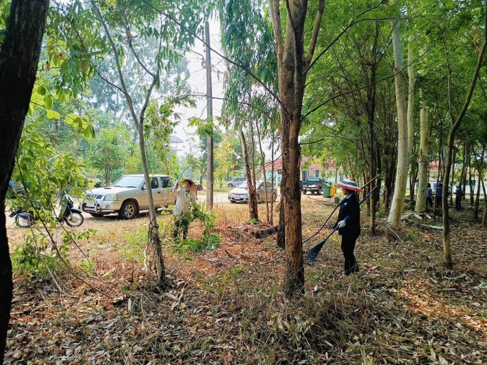 ม.นครพนม จัดกิจกรรมปรับภูมิทัศน์พัฒนามหาวิทยาลัย เฉลิมพระเกียรติพระบาทสมเด็จพระเจ้าอยู่หัว เนื่องในโอกาสพระราชพิธีมหามงคลเฉลิมพระชนมพรรษา 6 รอบ
