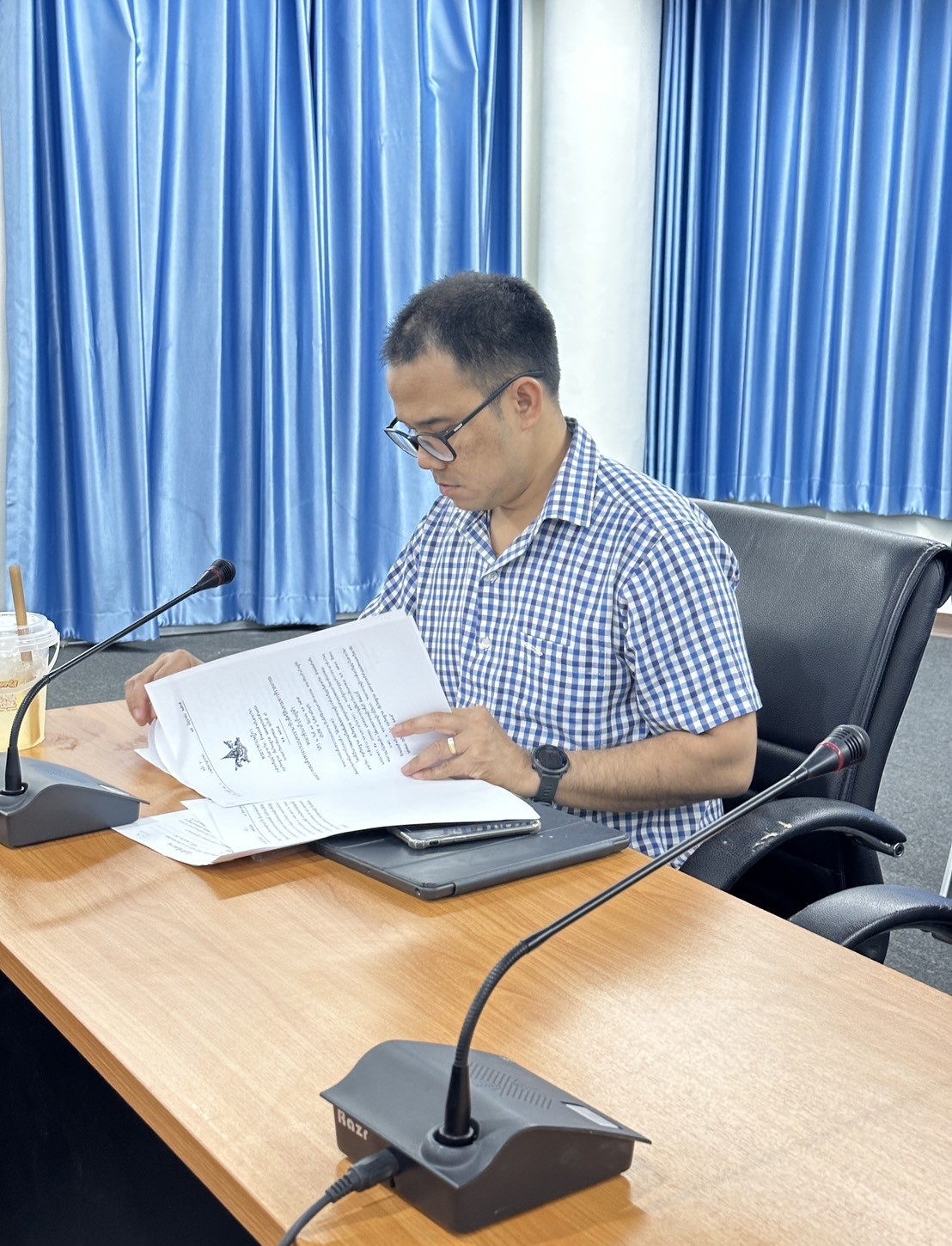 ม.นครพนม ประชุม คกก. ปรับปรุงระเบียบว่าด้วยการแต่งกาย ชุดครุยวิทยฐานะสำหรับคณาจารย์