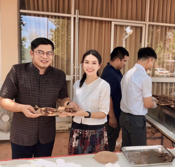 ม.นครพนม ร่วมกิจกรรมประกวดสุดยอดผ้าจังหวัดนครพนม และงานเปิดตัวลายผ้าพระราชทานฯ