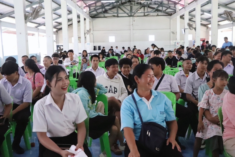 UBI ลงพื้นที่พบปะนักศึกษาใหม่ วิทยาลัยนาหว้า หวังสร้างผู้ประกอบการรุ่นใหม่