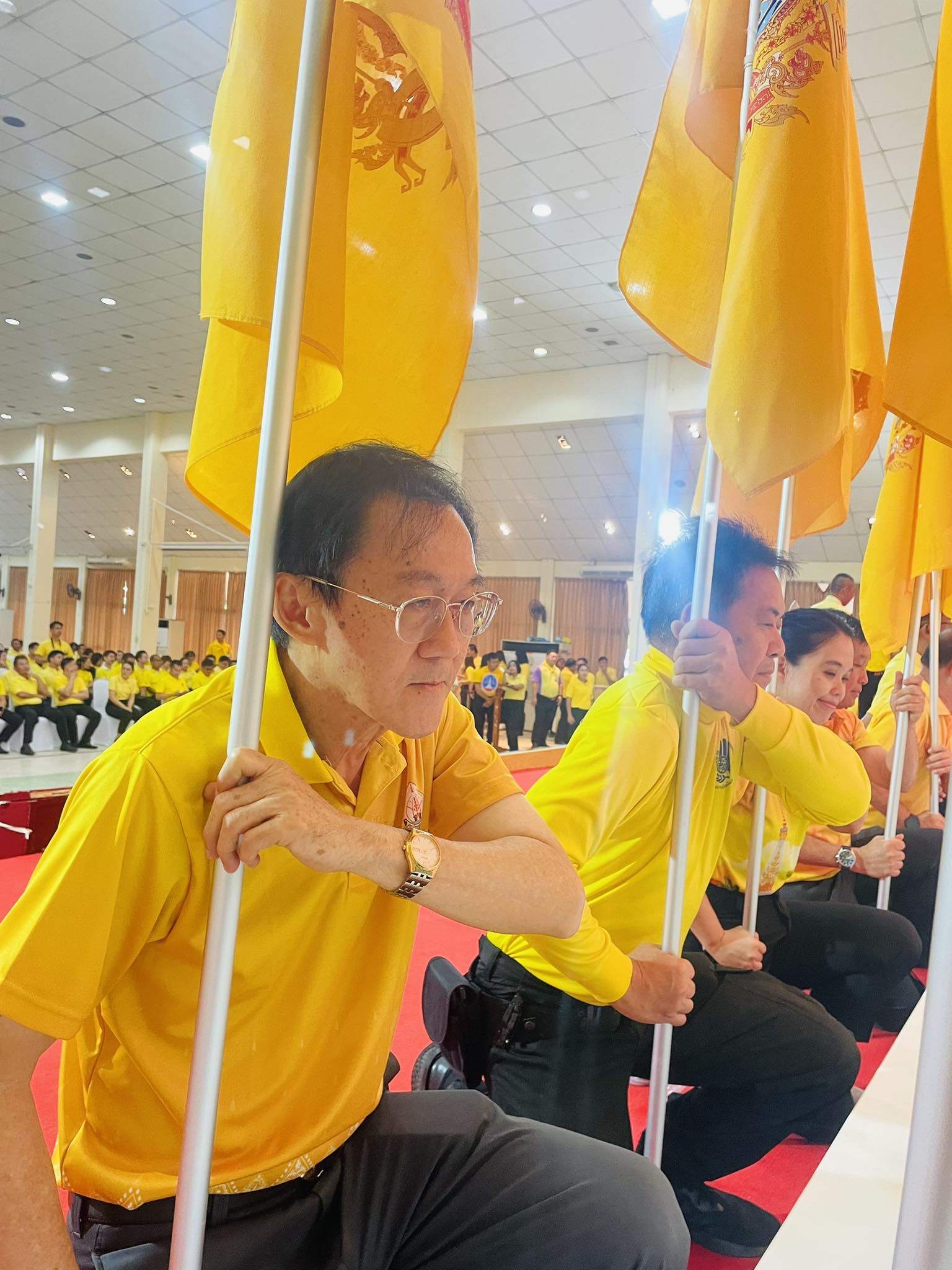 ม.นครพนม ร่วมพิธีรับธงตราสัญลักษณ์งานเฉลิมพระเกียรติพระบาทสมเด็จพระเจ้าอยู่หัว