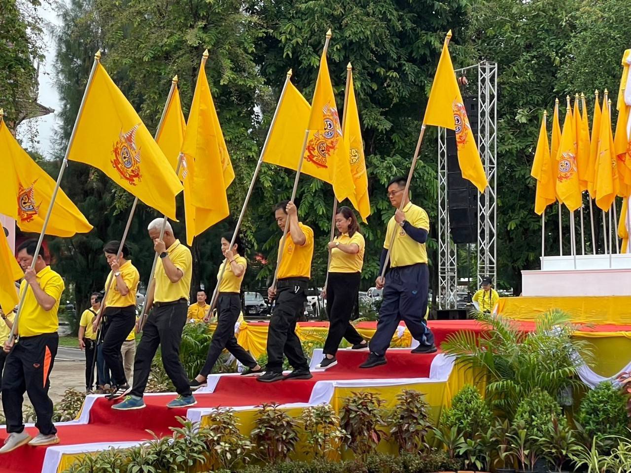 ม.นครพนม ร่วมกิจกรรมเดิน วิ่ง ปั่น ธงตราสัญลักษณ์งานเฉลิมพระเกียรติพระบาทสมเด็จพระเจ้าอยู่หัว เนื่องในโอกาสพระราชพิธีมหามงคลเฉลิมพระชนมพรรษา 6 รอบ 28 กรกฎาคม 2567