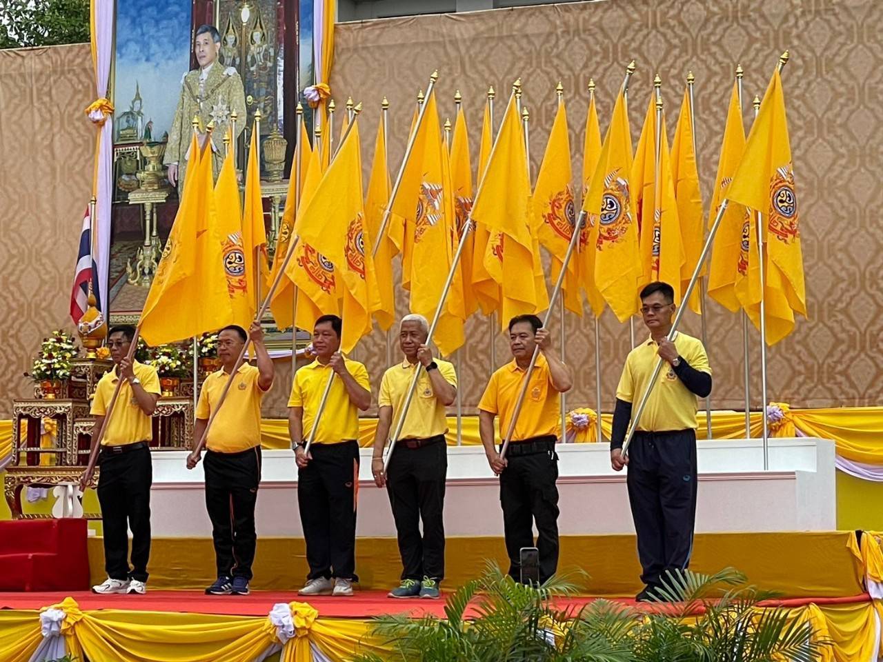 ม.นครพนม ร่วมกิจกรรมเดิน วิ่ง ปั่น ธงตราสัญลักษณ์งานเฉลิมพระเกียรติพระบาทสมเด็จพระเจ้าอยู่หัว เนื่องในโอกาสพระราชพิธีมหามงคลเฉลิมพระชนมพรรษา 6 รอบ 28 กรกฎาคม 2567