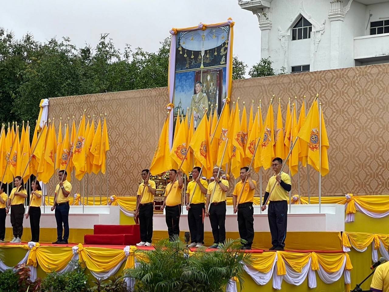 ม.นครพนม ร่วมกิจกรรมเดิน วิ่ง ปั่น ธงตราสัญลักษณ์งานเฉลิมพระเกียรติพระบาทสมเด็จพระเจ้าอยู่หัว เนื่องในโอกาสพระราชพิธีมหามงคลเฉลิมพระชนมพรรษา 6 รอบ 28 กรกฎาคม 2567