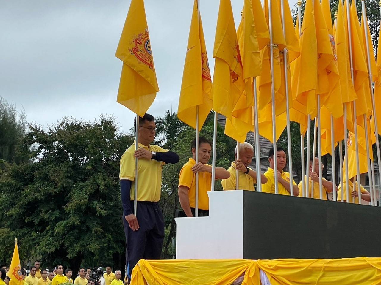 ม.นครพนม ร่วมกิจกรรมเดิน วิ่ง ปั่น ธงตราสัญลักษณ์งานเฉลิมพระเกียรติพระบาทสมเด็จพระเจ้าอยู่หัว เนื่องในโอกาสพระราชพิธีมหามงคลเฉลิมพระชนมพรรษา 6 รอบ 28 กรกฎาคม 2567