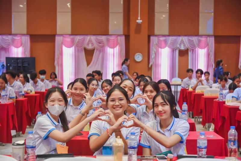 วพบ.นครพนม จัดโครงการปฐมนิเทศนักศึกษาใหม่ หลักสูตรพยาบาลศาสตร์ รุ่นที่ 32 ประจำปีการศึกษา 2567