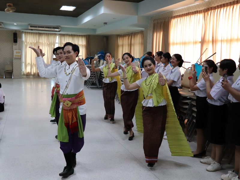 คณะศิลปศาสตร์และวิทยาศาสตร์จัดกิจกรรม ฮีตฮอยฮัก สายใยพี่น้อง บายศรีเอิ้นขวัญเจ้า ต้อนฮับเข้าเฮือนสินสาด
