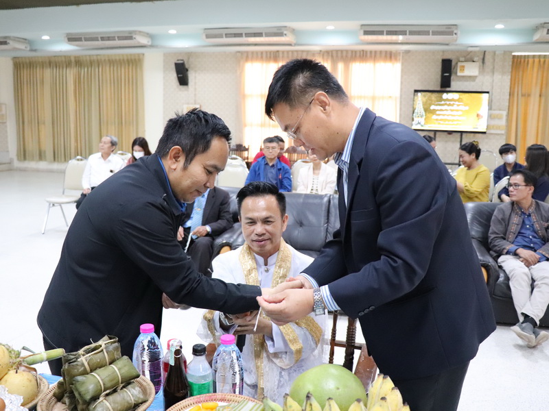 คณะศิลปศาสตร์และวิทยาศาสตร์จัดกิจกรรม ฮีตฮอยฮัก สายใยพี่น้อง บายศรีเอิ้นขวัญเจ้า ต้อนฮับเข้าเฮือนสินสาด