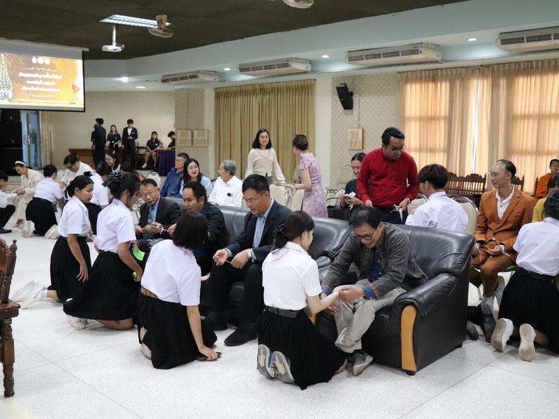 คณะศิลปศาสตร์และวิทยาศาสตร์จัดกิจกรรม ฮีตฮอยฮัก สายใยพี่น้อง บายศรีเอิ้นขวัญเจ้า ต้อนฮับเข้าเฮือนสินสาด