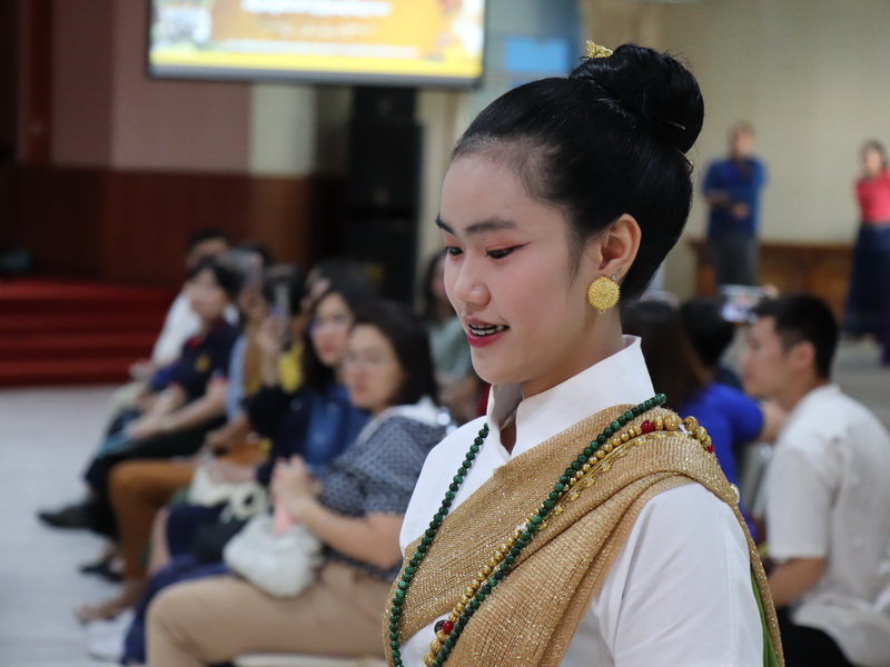 คณะศิลปศาสตร์และวิทยาศาสตร์จัดกิจกรรม ฮีตฮอยฮัก สายใยพี่น้อง บายศรีเอิ้นขวัญเจ้า ต้อนฮับเข้าเฮือนสินสาด