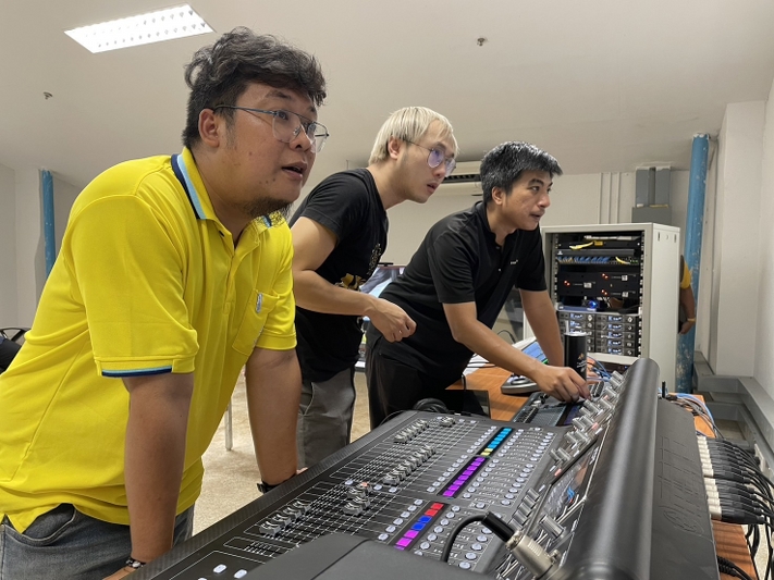 รก.อธิการบดี ม.นครพนม สำรวจพื้นที่ตรวจเช็กระบบความเรียบร้อยหอประชุมอนุภูมิภาคลุ่มน้ำโขง เตรียมเปิดใช้งาน 25-26 มิถุนายน 2567 นี้