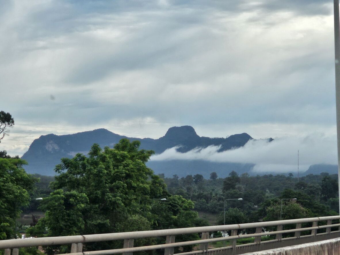 ม.นครพนม ร่วมสำรวจแหล่งท่องเที่ยวในแขวงคำม่วนเพื่อผลักดันการเชื่อมโยงการท่องเที่ยวจังหวัดนครพนมและแขวงคำม่วน