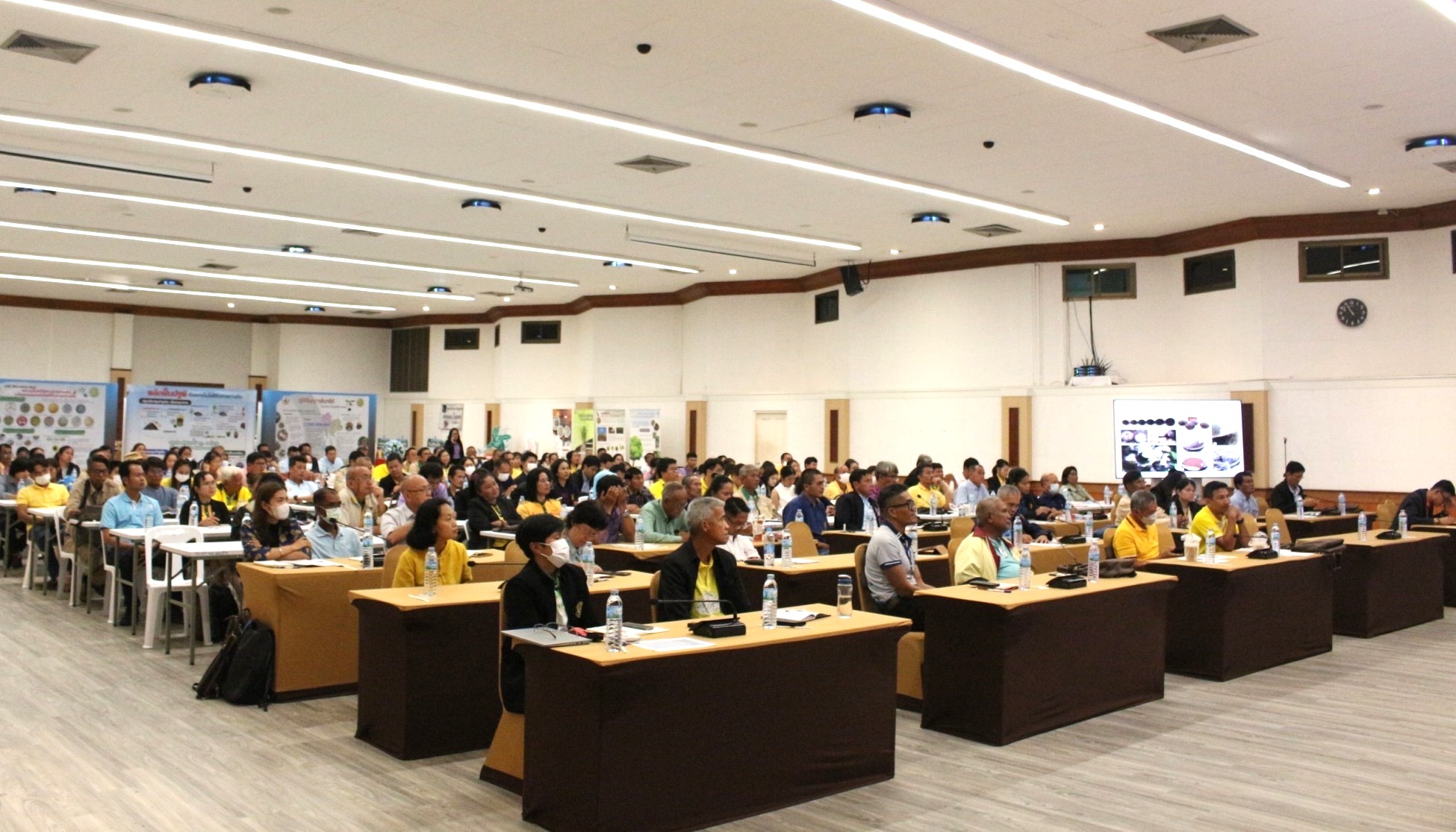 นักวิชาการ ม.นครพนม ร่วมถ่ายทอดองค์ความรู้ด้านความหลากหลายทางชีวภาพของจุลินทรีย์ดิน ในการประชุมเชิงปฏิบัติการขับเคลื่อนศูนย์ชีวภาพชุมชน (Community Biological Center: CBC LDD)