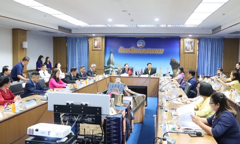 ม.นครพนม ร่วมประชุมต้อนรับคณะกรรมการประชาชนจังหวัดเบ๊นแจ สาธารณรัฐสังคมนิยมเวียดนาม