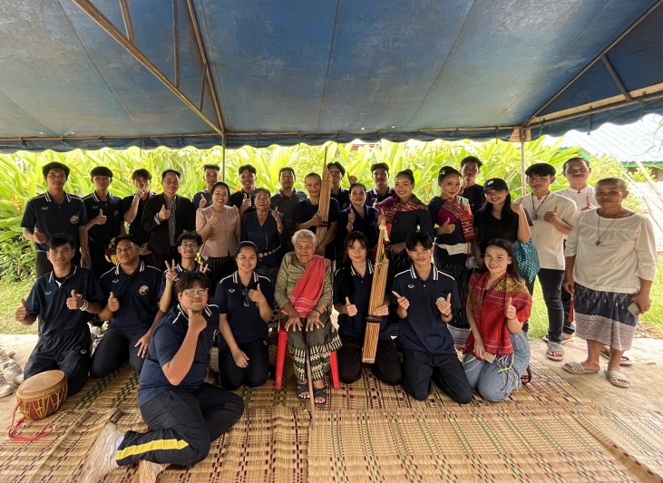 สาขาวิชาดนตรีศึกษา คณะครุศาสตร์ ร่วมแลกเปลี่ยนศิลปวัฒนธรรมด้าน “หมอลำพื้นบ้าน” ณ แขวงคำม่วน สปป.ลาว