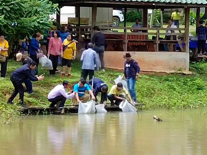 ม.นครพนม ร่วมปล่อยพันธุ์ปลา 3 หมื่นตัว เนื่องในวันปล่อยปลาแห่งชาติ สปป.ลาว