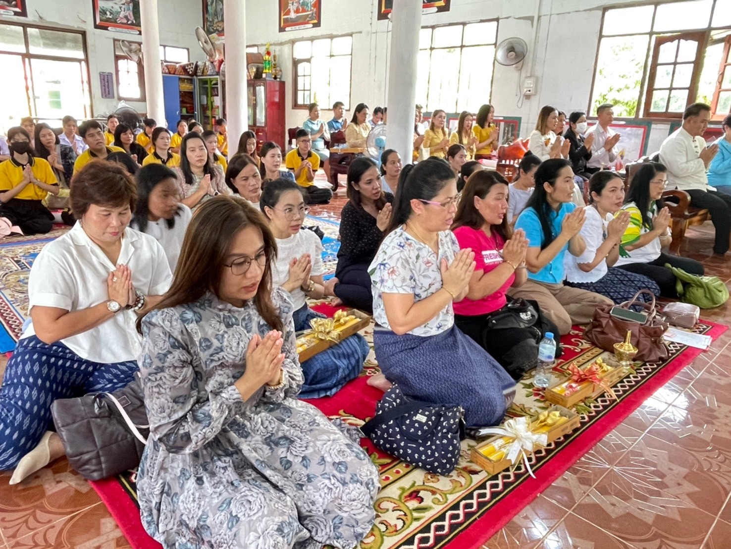 นักศึกษาและบุคลากร หน่วยงานเขตพื้นที่ศรีโคตรบูรณ์ ม.นครพนม ทำบุญเนื่องในวันอาสาฬบูชาและวันเข้าพรรษา ประจำปี 2567