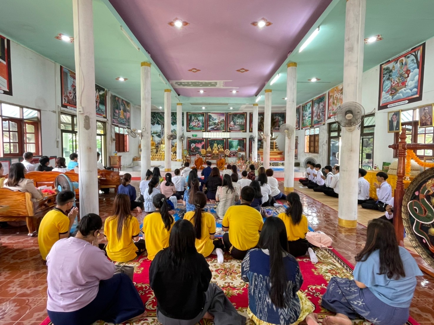 นักศึกษาและบุคลากร หน่วยงานเขตพื้นที่ศรีโคตรบูรณ์ ม.นครพนม ทำบุญเนื่องในวันอาสาฬบูชาและวันเข้าพรรษา ประจำปี 2567