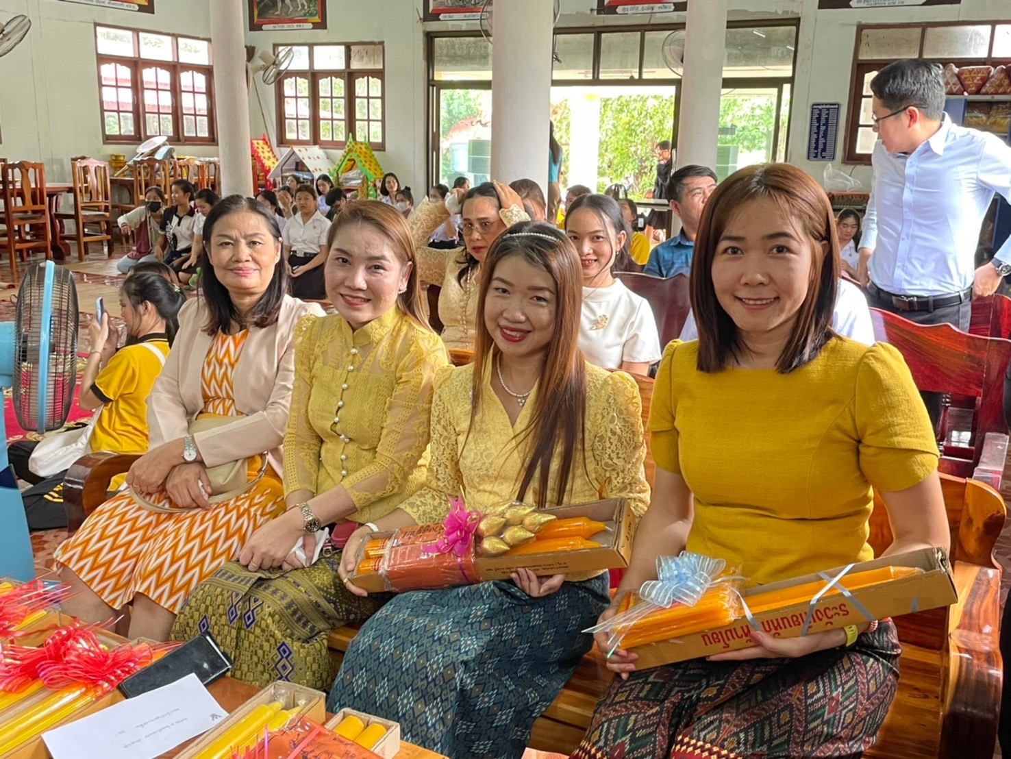 นักศึกษาและบุคลากร หน่วยงานเขตพื้นที่ศรีโคตรบูรณ์ ม.นครพนม ทำบุญเนื่องในวันอาสาฬบูชาและวันเข้าพรรษา ประจำปี 2567