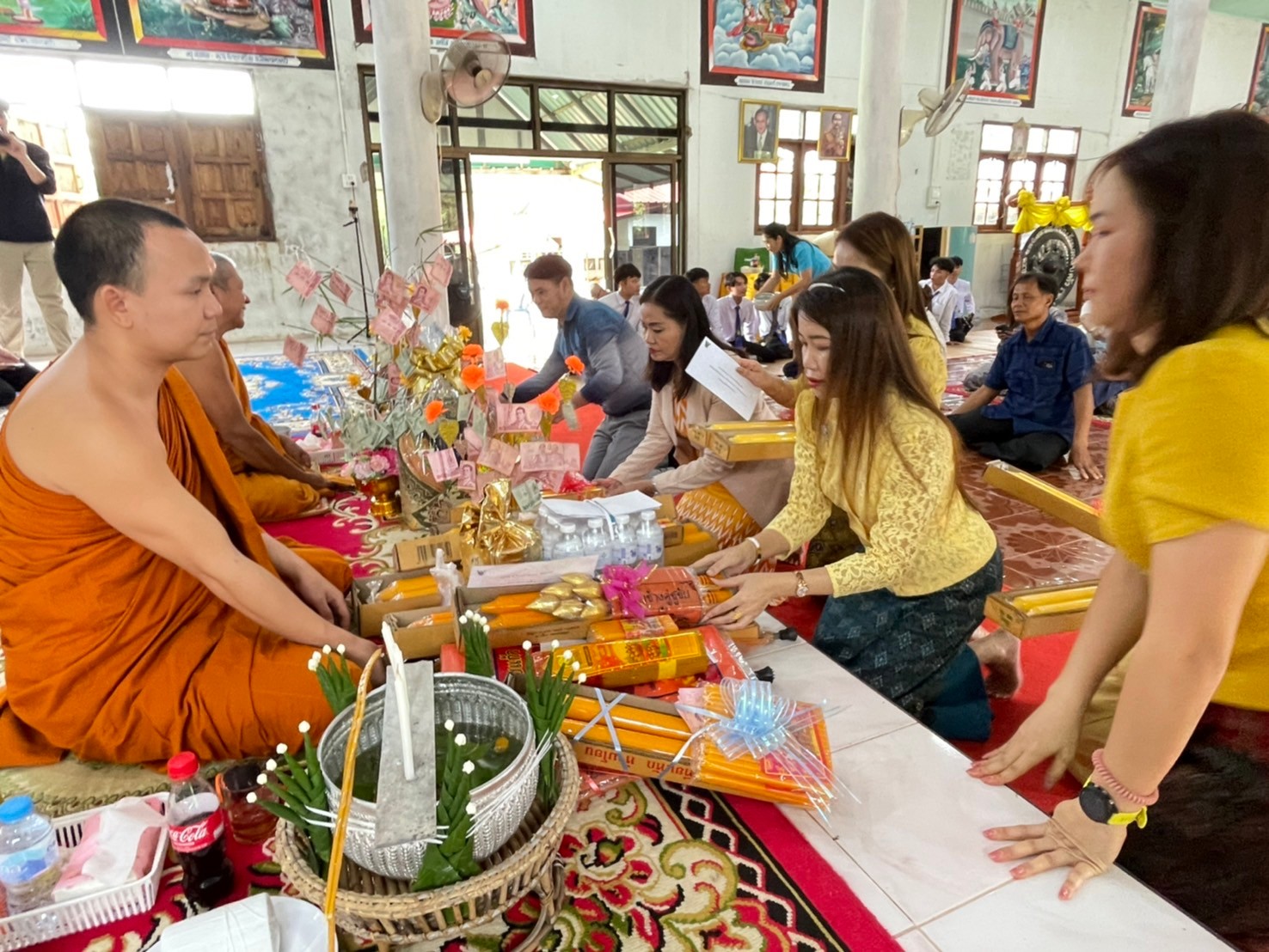 นักศึกษาและบุคลากร หน่วยงานเขตพื้นที่ศรีโคตรบูรณ์ ม.นครพนม ทำบุญเนื่องในวันอาสาฬบูชาและวันเข้าพรรษา ประจำปี 2567