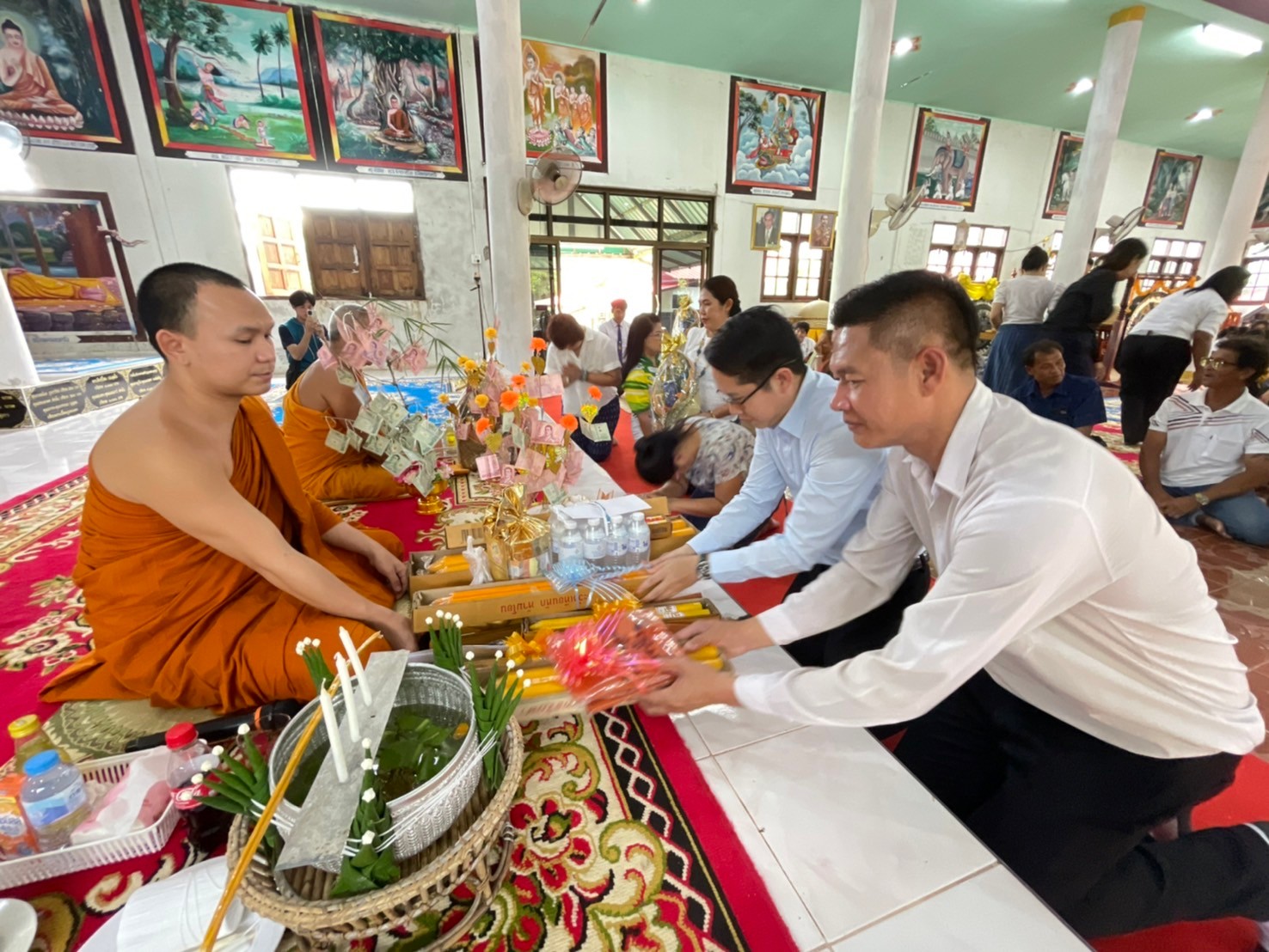 นักศึกษาและบุคลากร หน่วยงานเขตพื้นที่ศรีโคตรบูรณ์ ม.นครพนม ทำบุญเนื่องในวันอาสาฬบูชาและวันเข้าพรรษา ประจำปี 2567