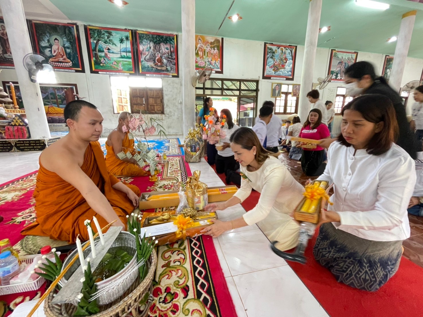 นักศึกษาและบุคลากร หน่วยงานเขตพื้นที่ศรีโคตรบูรณ์ ม.นครพนม ทำบุญเนื่องในวันอาสาฬบูชาและวันเข้าพรรษา ประจำปี 2567