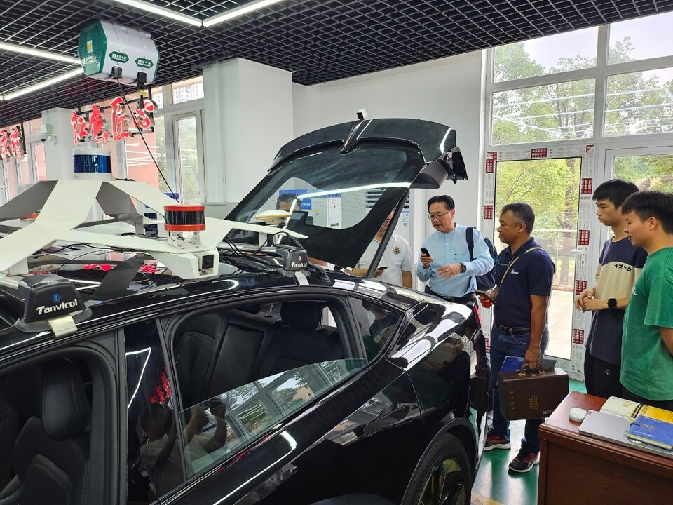 ม.นครพนม หารือวิทยาลัยอาชีวศึกษาเมืองฉงชิ่ง สาธารณรัฐประชาชนจีน พัฒนาหลักสูตรด้าน EV ทั้งในระดับ ปวส. และ ป.ตรี