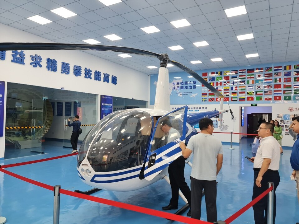 ม.นครพนม หารือวิทยาลัยอาชีวศึกษาเมืองฉงชิ่ง สาธารณรัฐประชาชนจีน พัฒนาหลักสูตรด้าน EV ทั้งในระดับ ปวส. และ ป.ตรี