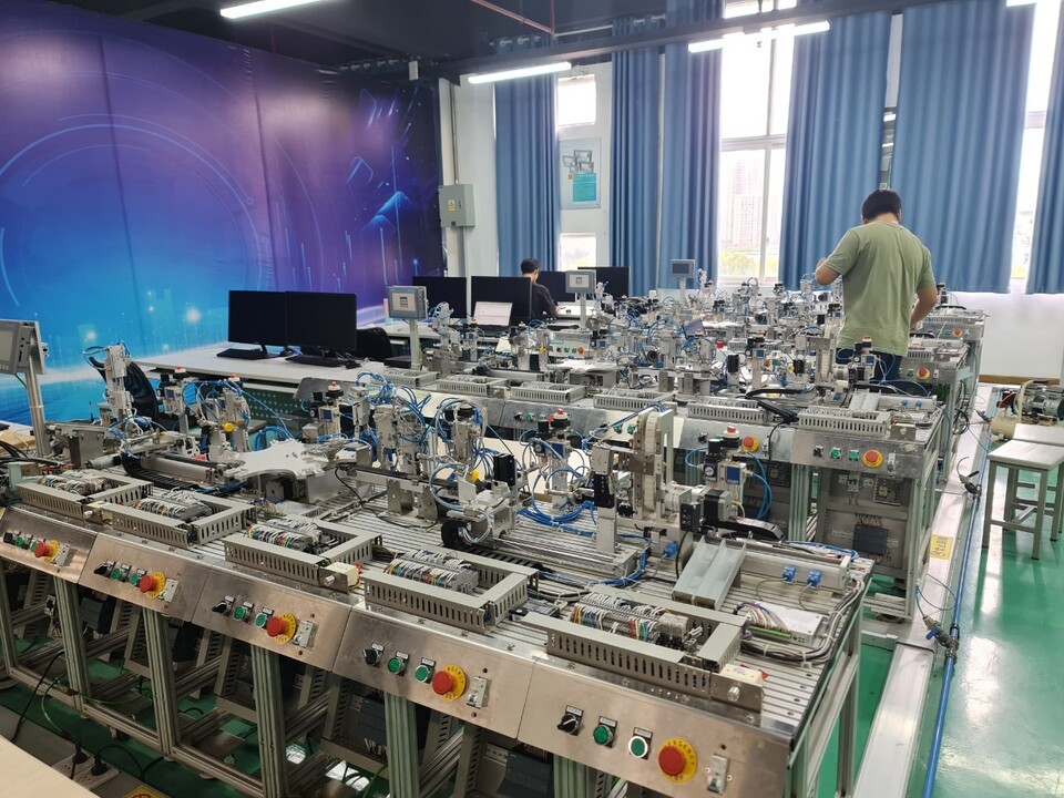 ม.นครพนม หารือวิทยาลัยอาชีวศึกษาเมืองฉงชิ่ง สาธารณรัฐประชาชนจีน พัฒนาหลักสูตรด้าน EV ทั้งในระดับ ปวส. และ ป.ตรี