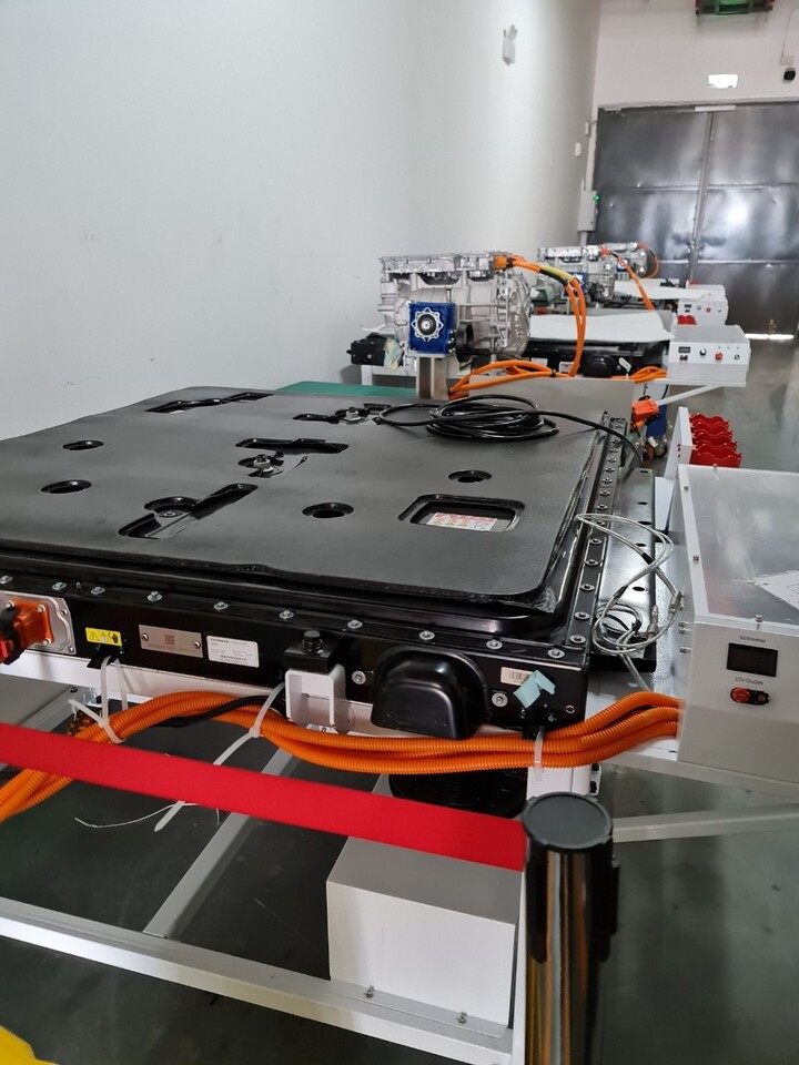 บริษัท ฉางอาน (CHANGAN) พร้อมทำความร่วมมือพัฒนาหลักสูตรด้าน EV และตั้งจัดศูนย์ฝึกอบรมด้าน EV ที่ ม.นครพนม (CHANGAN is ready to collaborate on developing EV curricula and establish an EV training center at Nakhon Phanom University.)