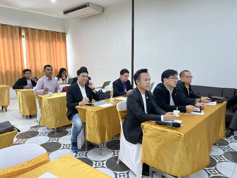 สภาคณาจารย์และข้าราชการ ม.นครพนม จัดโครงการทำแผนปฏิบัติราชการพร้อมศึกษาดูงานสภาอาจารย์ ม.อุบลราชธานี