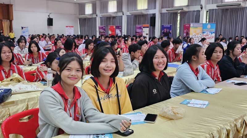 งานรับเข้าและแนะแนวการศึกษา มนพ. จัดกิจกรรมบริการวิชาการและแนะแนวการศึกษาแก่โรงเรียนนครพนมวิทยาคม