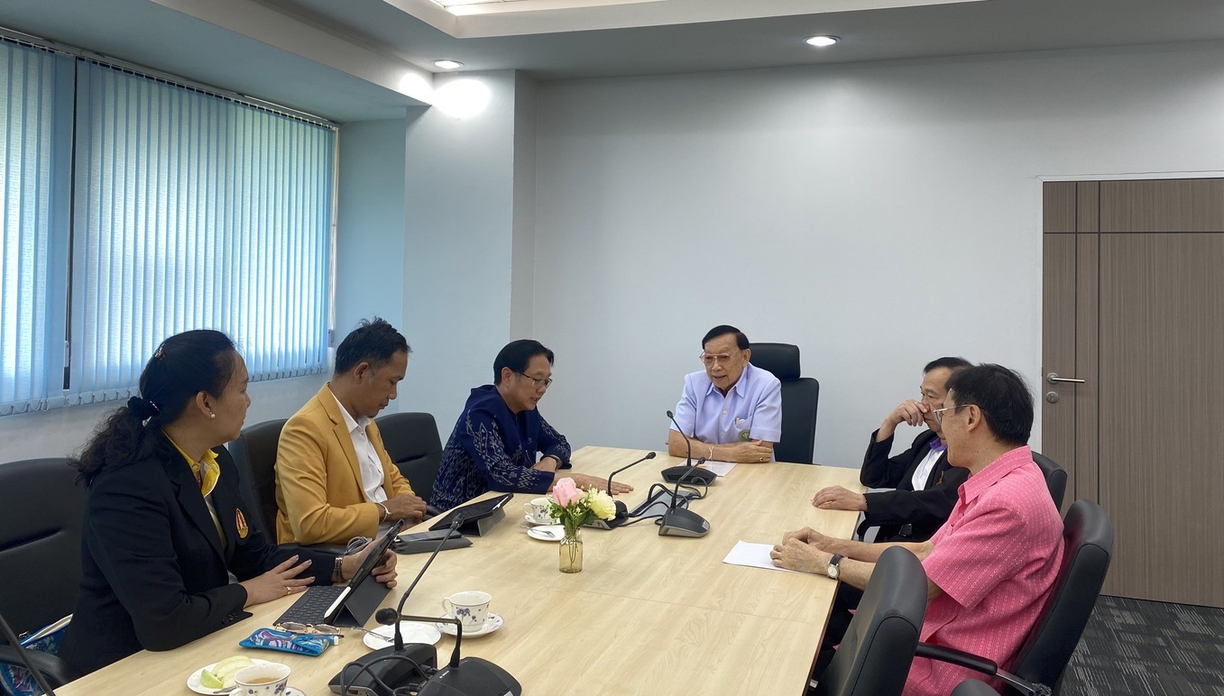 ม.นครพนม หารือการทำความร่วมมือด้านการผลิตแพทย์และบุคลากรด้านสุขภาพ กับสถาบันพระบรมราชชนก (Nakhon Phanom University discusses collaboration on medical and healthcare personnel production with the Praboromarajchanok Institute.)