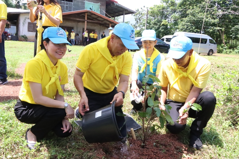 จิตอาสา 904 ม.นครพนม ร่วมกิจกรรมปลูกป่าเฉลิมพระเกียรติพระบาทสมเด็จพระเจ้าอยู่หัวเนื่องในโอกาสมหามงคลเฉลิมพระชนมพรรษา 6 รอบ 72 พรรษา